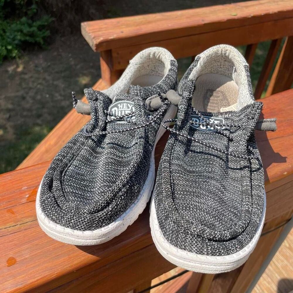 W 10 M 8 Hey dude Men's Black and Grey Sneakers